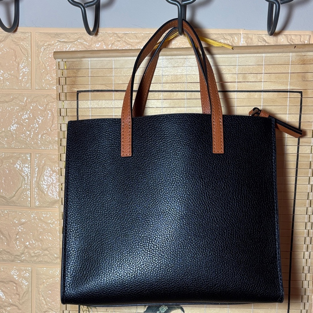 Marc Jacobs Black and White Tote Bag Mini Grind 9”Lx7.75”Hx3.75”W - Picture 17 of 17